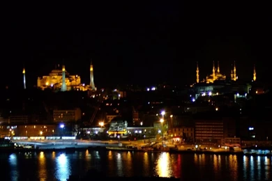 Hagia_sophia_and_blue_mosque_in_istanbul__turkey_night normal.jpg