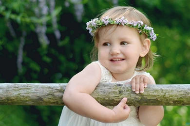 Amazing Cute Baby Girl Wallpaper.