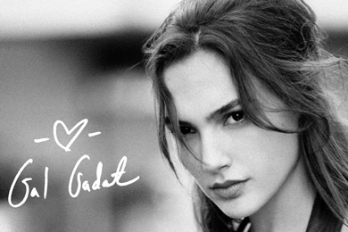 Gal Gadot Black and White Wallpapers Free.jpg