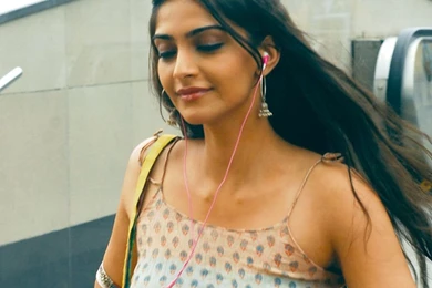 Filmi Masala: Sonam Kapoor Hot Wallpapers