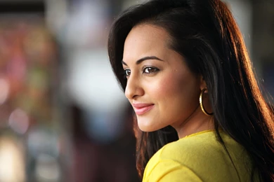 Bollywood Heroine Sonakshi Sinha High Quality Photos