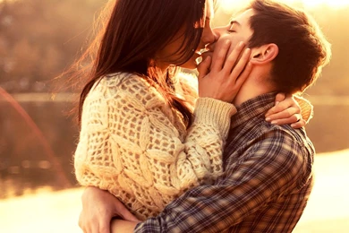 Romantic Hot Kissing Cute Love Couple Kissing Wallpapers High ...