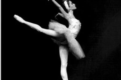 Download Red Dancer Wallpapers 1152x864