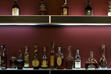 640x960 Open Bar Iphone 4 Wallpapers