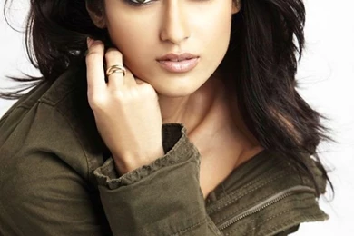 Anushka Vanishes And IlEANA Transpires In Kohli S Ad World