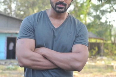 133991d1364450558 john abraham wallpapers john abraham wallpaper 1031 x 1550.jpg