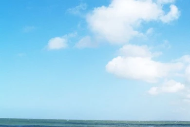 Sunny Beach iPhone 4s Wallpapers Download