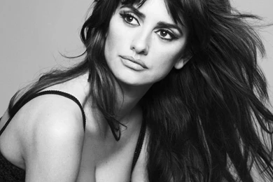 Penélope Cruz About To Wax Properly!