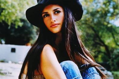 Penelope_Cruz_wallpaper_coolwallpaper 48000.jpg