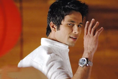 Download Shahid Kapoor Smile Wallpapers HD FREE Uploaded By Ajay ...