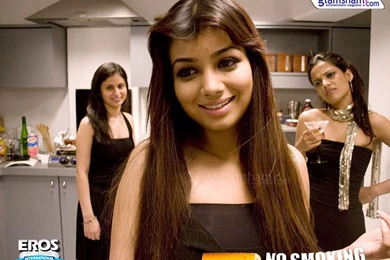 No Smoking Movie Wallpapers 12237   Glamsham