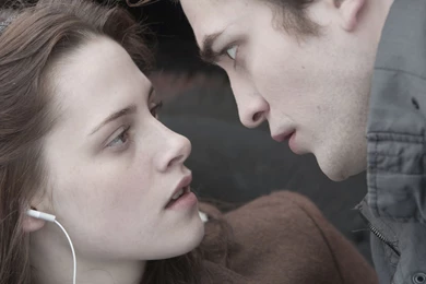 Robert Pattinson And Kristen Stewart In Twilight, Back, 1920x1200 ...