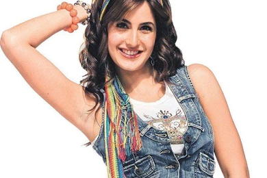 Katreena kaif noughty smile Clouse up  hd wallpaper.jpg