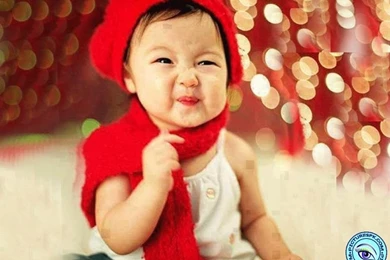 Cute naughty baby 800x600.jpg