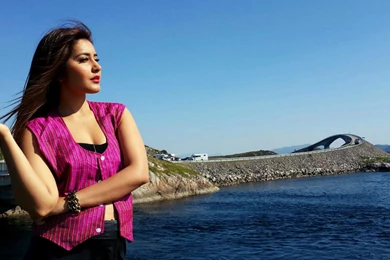 Rashi Khanna Sexy Beautiful Wallpapers   Bollywood Stars