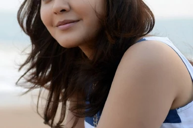 Rashi Khanna HD Wallpaper 7.jpg