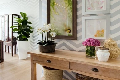 Decorate the entryway walls with chevron patterns.jpg