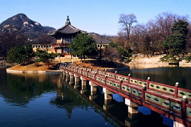Ancient: Gyeongbokgung Palace Seoul Lake Bridge Island Wallpapers ...
