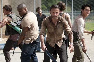 Download 1600x900 Rick Grimes With Machete Wallpapers