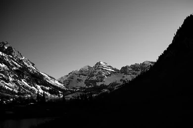 Monochrome Mountain Lake Scenery Wallpapers