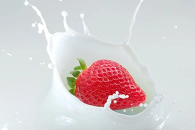 Sweet Strawberry And Milk HD Wallpapers