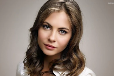 Willa Holland Portrait Wallpapers