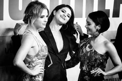 Spring Breakers Blonde Brunette Vanessa Hudgens Selena Gomez ...