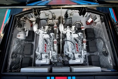 2010 Lancia Powerboat Engine 1024x768 Wallpapers