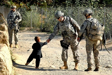 US Army Shake Hand With Little Boy Wallpapers   HD Wallpapers