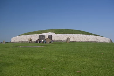 Newgrange In Ireland Wallpapers