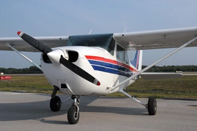 Cessna_172_skyhawk.jpg