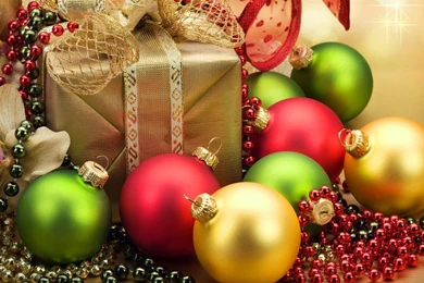 Download HD Christmas Ornaments Wallpapers