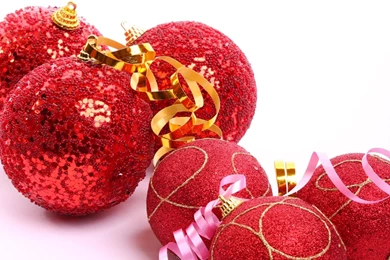 Christmas Colorful Ball Ornament wallpapers.jpg