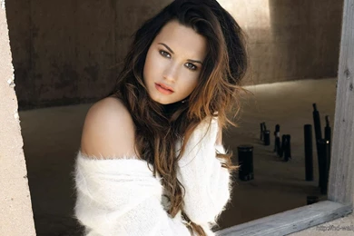 Demi Lovato Beauty   Free Download HD Wallpapers