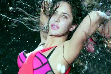 Dhoom 3 Katrina Kaif Bikini Body Pink Walls