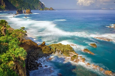 Rocks In The Ocean Near The Exotic Island Wallpapers   Beach ...
