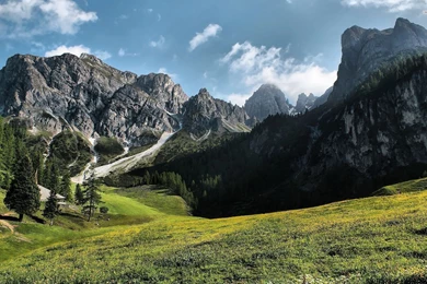 Gorgeous Rocky Mountains Wallpapers