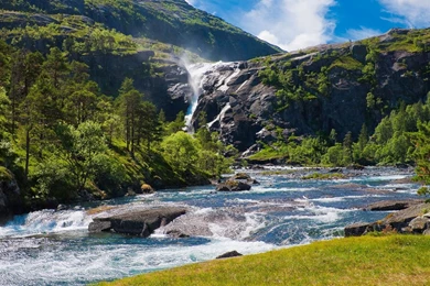 Amazing Waterfall In The Rocky Mountains Wallpapers   Nature ...