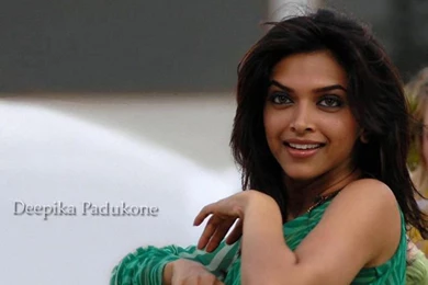 Deepika Padukone Cute Look Wallpapers , Bollywood Heartthrob ...
