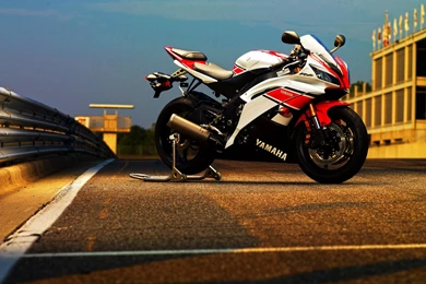 Download Yamaha YZF R6 Wallpapers HD Photos
