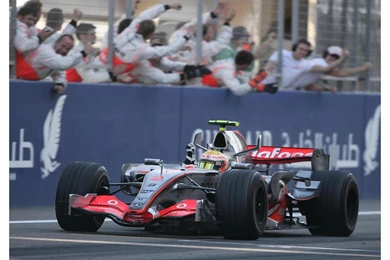 Lewis Hamilton Wallpapers · F1 Fanatic