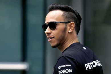 HD Backgrounds Lewis Hamilton Sunglasses Formula One Driver ...