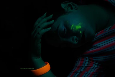 Mirrored Lines: Moving And Black Light