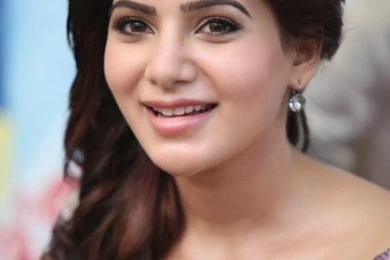 Samantha Beautiful Smile Sexy Pictures