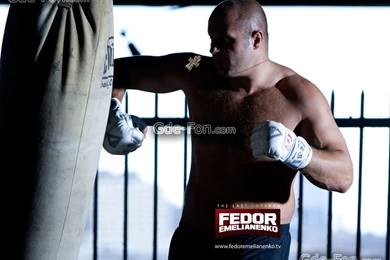 284407_fedor emelyanenko_sportsmen_boec_legenda_1600x1200_www.Gde Fon.com.jpg