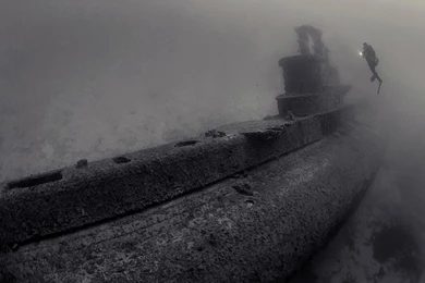 Submarine Shipwreck   Wallpapers