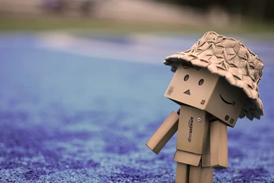 Download Wallpapers 3840x2160 Danbo, Cardboard Robot, Hat, Walk 4K ...