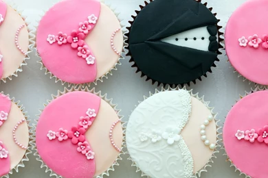 Ladies Gentlemen Cupcakes Wallpapers