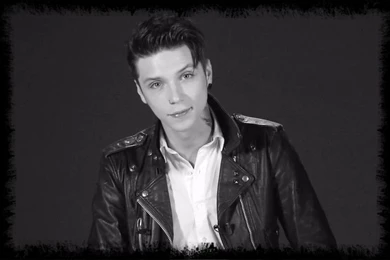 Browsing Wallpapers On DeviantART