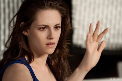 Kristen Stewart In Twilight Breaking Dawn Part 2 HD Wallpapers ...